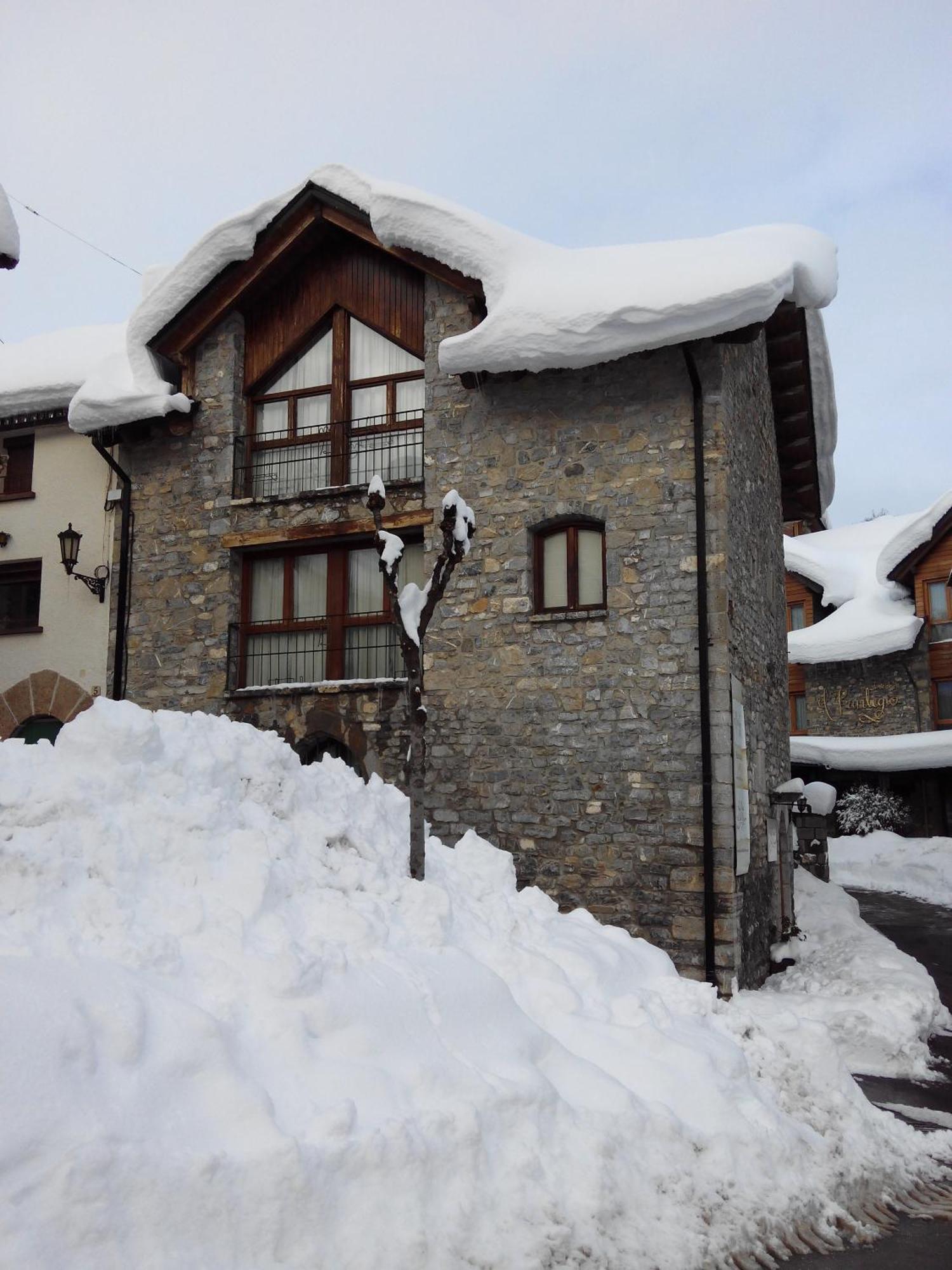 Hotel Abadia Del Pirineo Tramacastilla de Tena Exterior foto